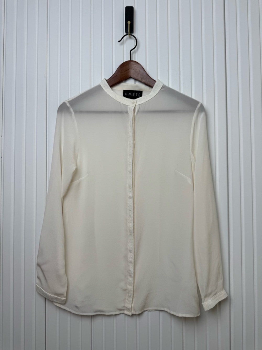 Women’s 100% Silk Top Button Up Lace Hem XS Ivory Quiet Luxury Minimalist Career